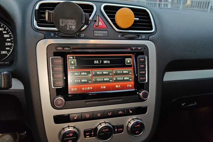 Used Volkswagen Scirocco 2013 2.0 TSI Million-Mile Edition Audio And AC Panel