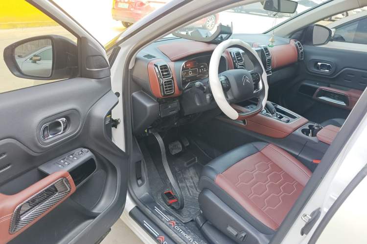 Used Citroen C5 AIRCROSS 2022 400THP Co-Creation Edition Driver Seat