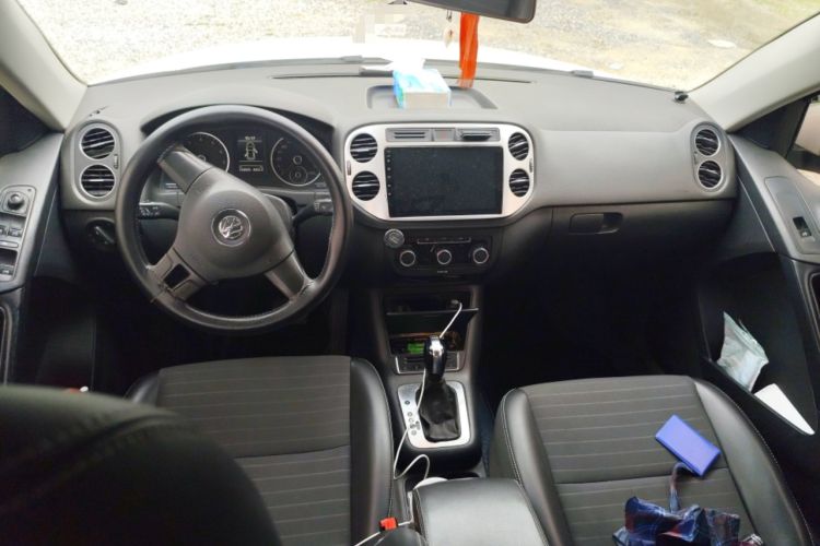 Used Volkswagen Tiguan 2016 280TSI Automatic Two-Wheel-Drive Silk Road Style Edition Center Console