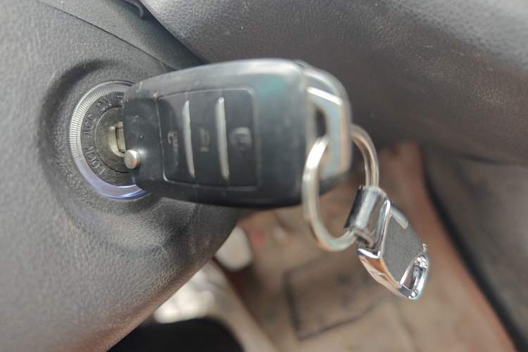 Used SWM X3 2017 1.6L Manual Fashion Model
