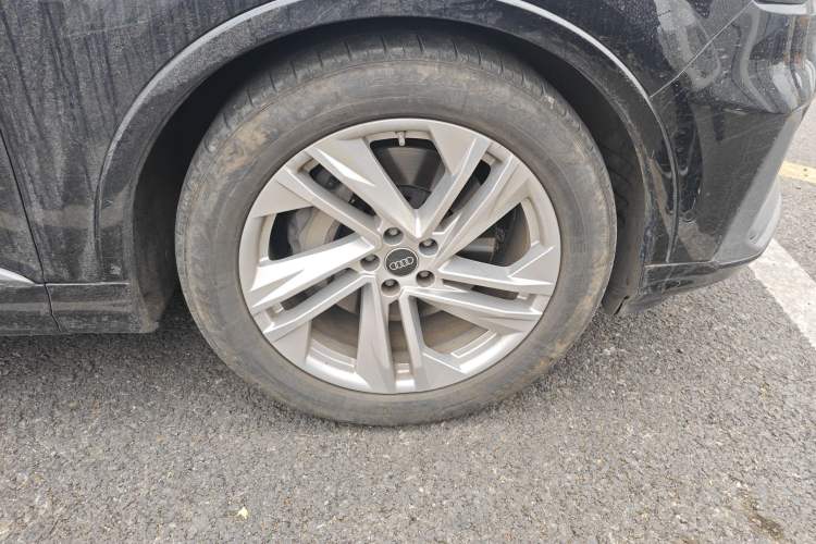 Used Audi Q7 2023 45 TFSI quattro S line Sport model