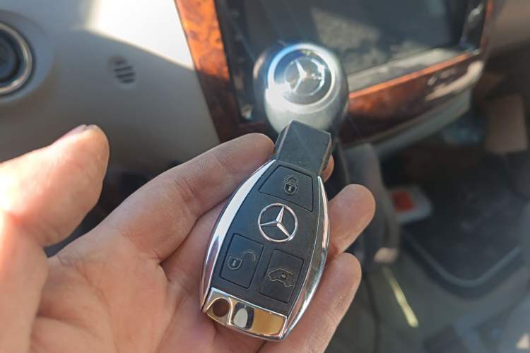 Used Mercedes-Benz Viano 2013 3.0L Comfort Edition Vehicle Key