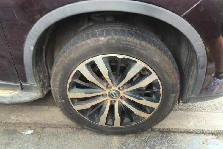 Used GAC Trumpchi GS4 2017 235T Automatic Two-Wheel Drive Luxury Smart Connectivity Version Right Front Wheel Hub