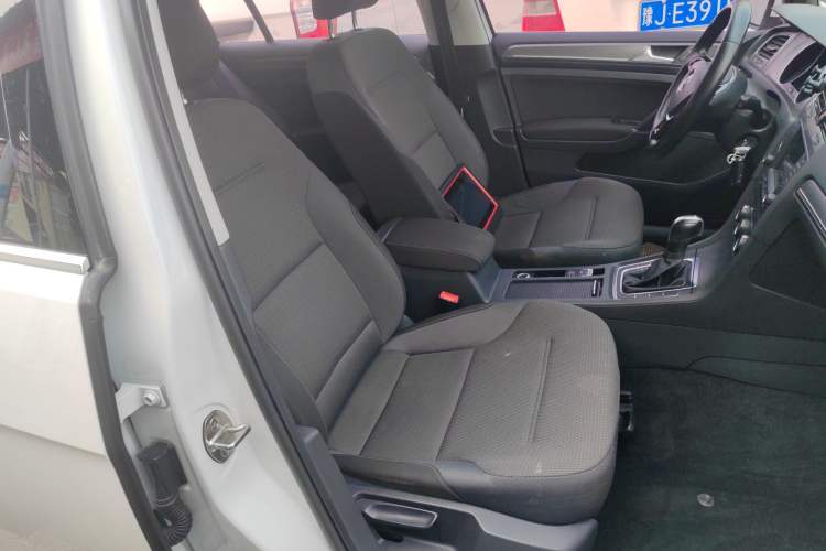 Used Volkswagen Golf 2016 230TSI Automatic Comfort Version Right Front Seat