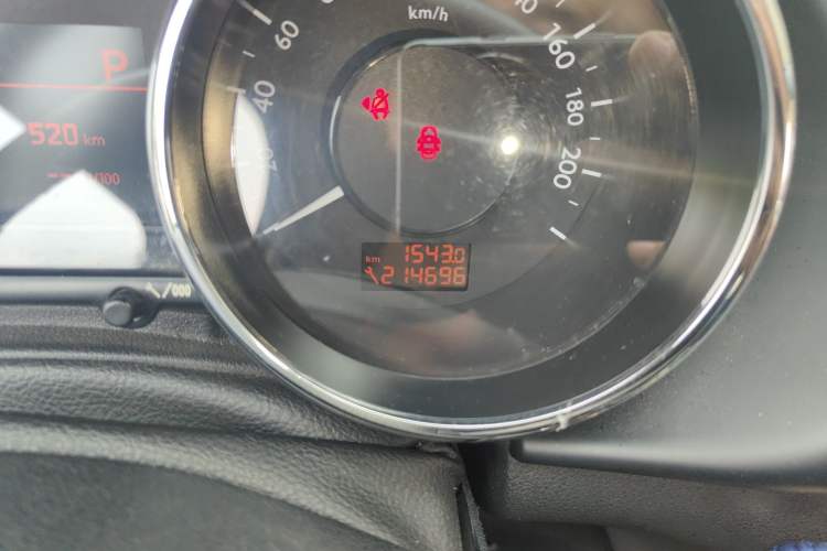 Used Peugeot 3008 2013 1.6THP Automatic Prestige Edition Odometer Close Up