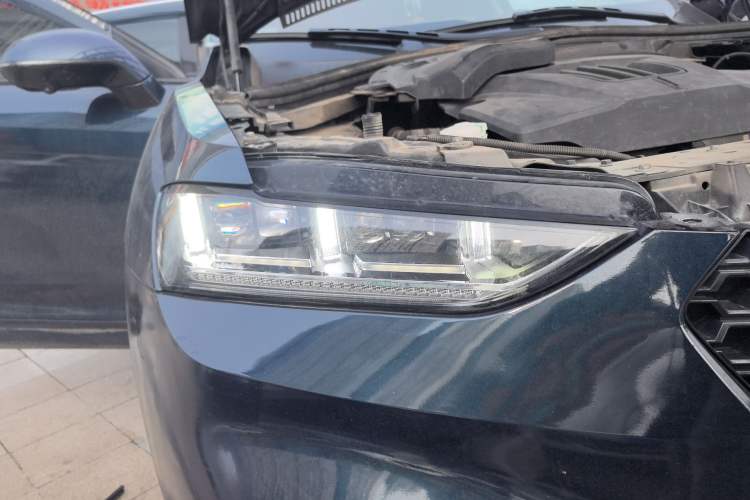 Used Wey VV7 2019 Upgraded Model 2.0T Flagship Version China VI
