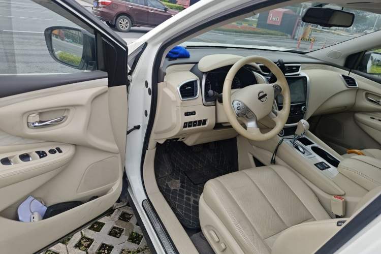 Used Nissan Murano 2019 2.5L XL Two-Wheel Drive Smart Connect Luxury Edition China VI Standard
