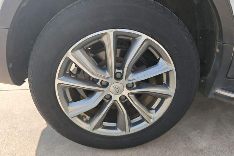 Used Geely Auto Emgrand X7 Sport 2018 1.8TD Automatic Two-Wheel Drive Smart Connect 4G Internet Edition
