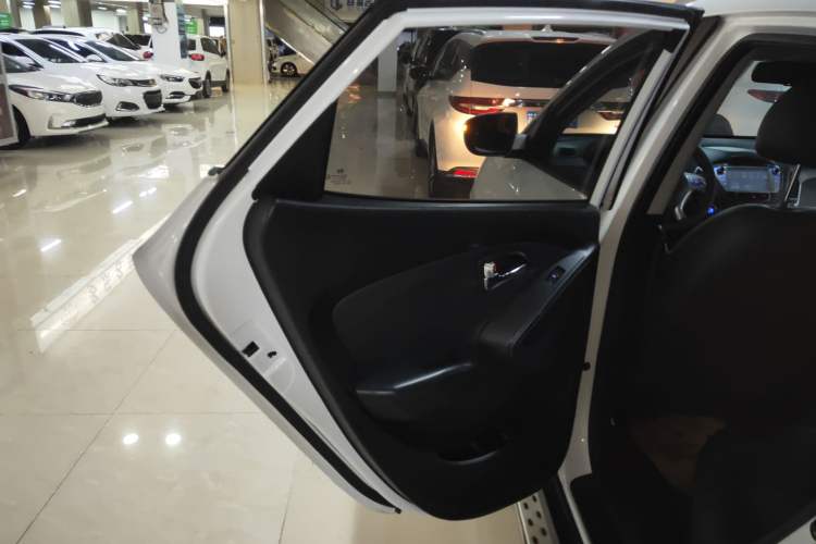 Used Hyundai ix35 2012 2.0L Automatic 4x4 Prestige Edition GLS
