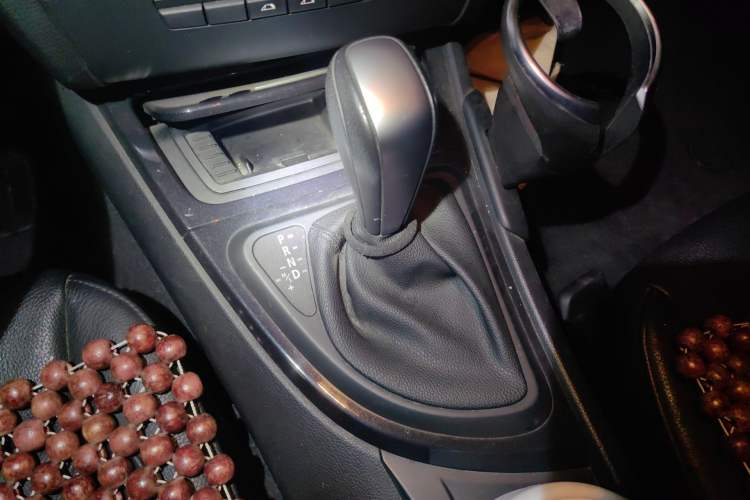 Used BMW 1 Series 2011 120i Convertible Coupe Gear Lever