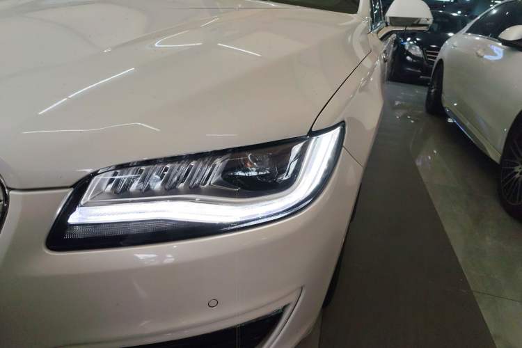 Used Lincoln MKZ 2020 2.0T MONO Limited Luxury Edition MONO WHITE Left Front Headlight