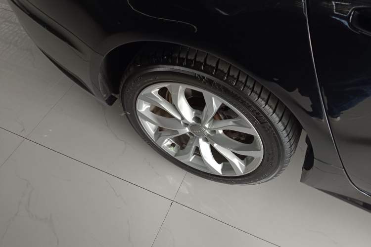 Used Audi A6L 2018 35 TFSI Collector's Edition Right Rear Wheel Hub