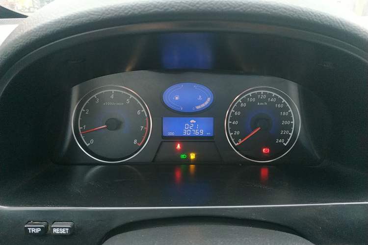 Used Geely Auto Classic Emgrand 2013 Sedan 1.5L Manual Entry-Level Model
