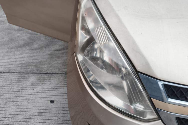 Used Wuling Rongguang V 2015 1.5L Standard Version Right Front Headlight