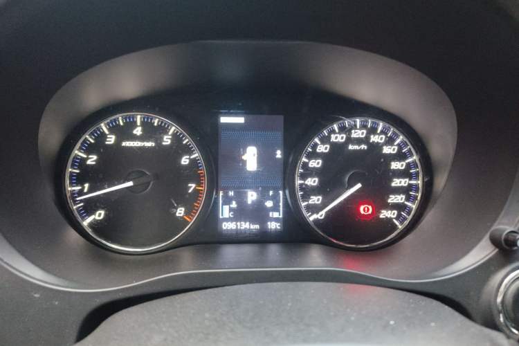 Used Mitsubishi Outlander 2019 2.4L 4x4 Zhi Xiang Edition 5 Seats China VI Standard
