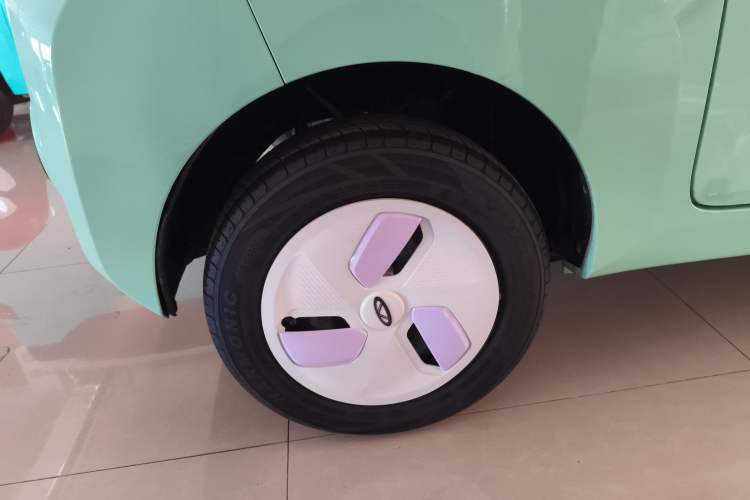 Used Chery QQ Ice Cream 2022 170km Sundae Phosphate Lithium-Ion