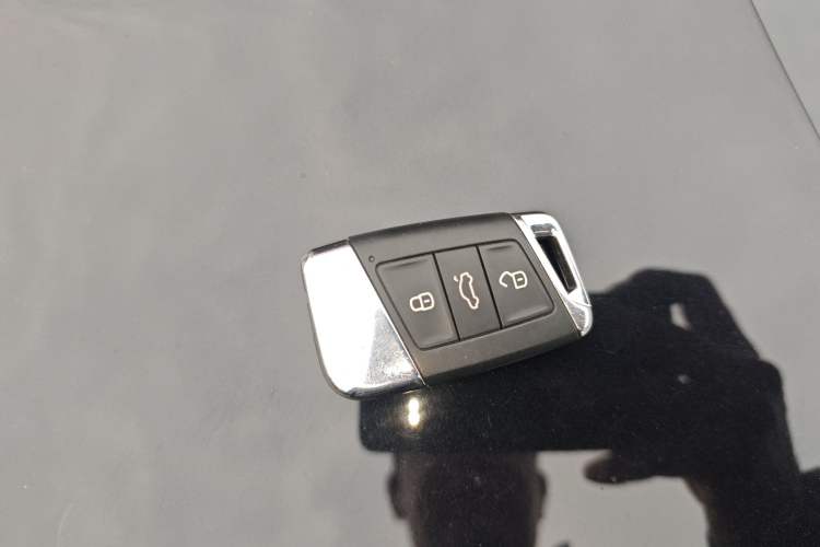 Used Volkswagen Passat 2020 330TSI Elite Edition China VI Vehicle Key