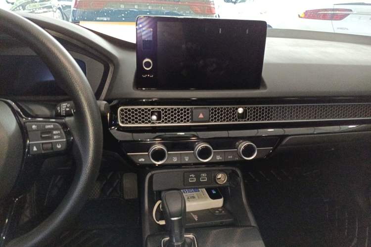 Used Honda Civic 2022 240TURBO CVT Dynamic Edition Audio And AC Panel