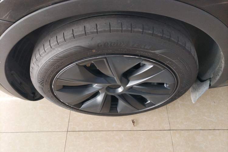 Used Tesla Model Y 2023 Rear-Wheel-Drive Version
