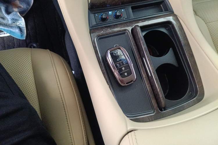 Used Toyota Alphard 2023 Dual-Motor 2.5L Premium Golden Edition
