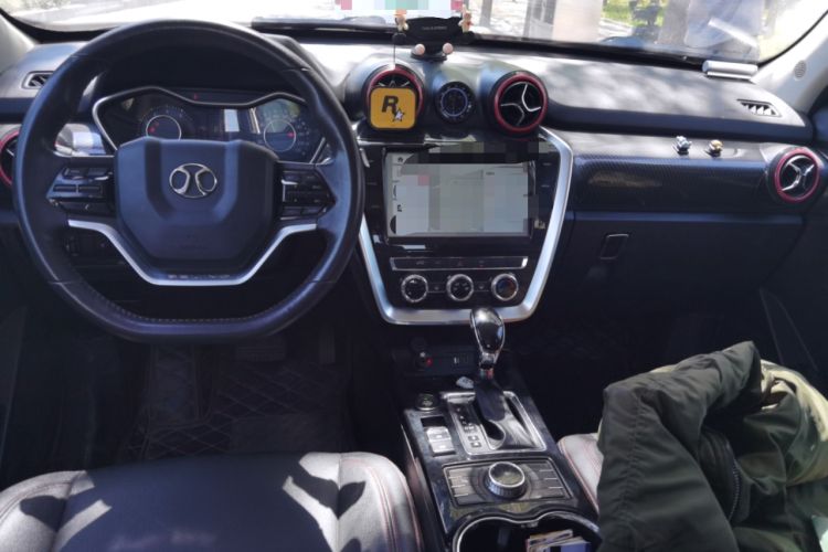 Used BAIC Off-Road BJ20 2016 1.5T CVT Luxury Model Center Console