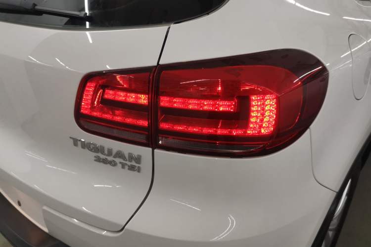 Used Volkswagen Tiguan 2016 280TSI Automatic Two-Wheel Drive Silk Road Comfort Edition Exterior 3