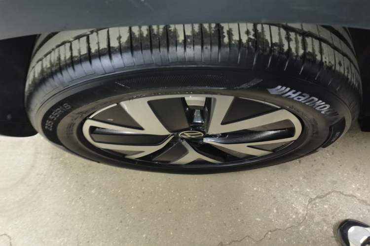 Used Volkswagen Tayron 2023 280TSI Two-Wheel-Drive Luxury Plus Advanced Version Right Rear Wheel Hub