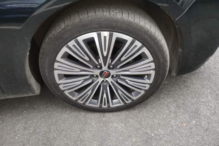 Used Hongqi H5 2022 Classic Model 1.5T DCT Flagship Edition Right Front Wheel Hub