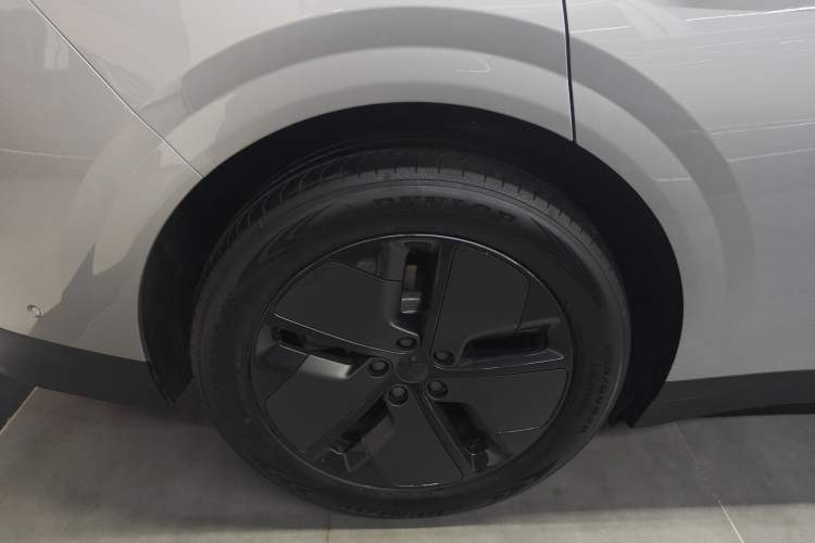 Used Li Auto i6 2025 Model Two-Wheel-Drive Standard Type Right Rear Wheel Hub