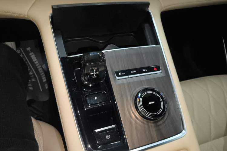 Used Geely Auto Monjaro L 2025 Dongfang Yao 2.0TD Automatic Jinzhao Edition
