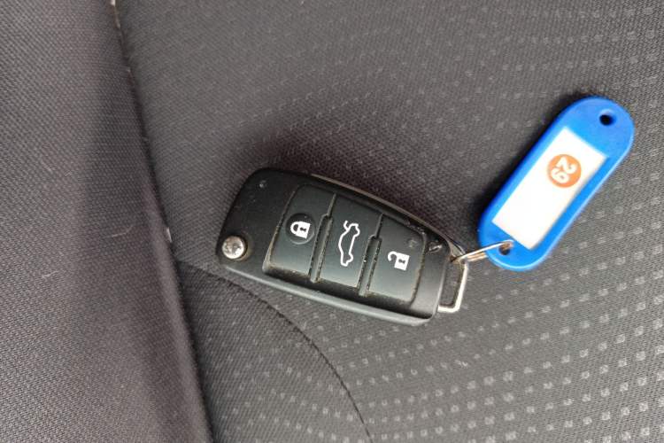 Used JAC Refine M4 2021 2.0L Manual Comfort Edition