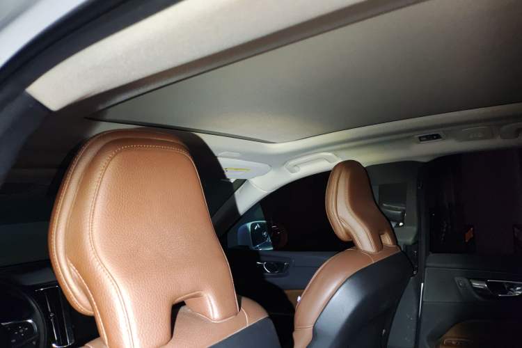 Used Volvo XC60 2019 T5 4x4 Smart Edition China V Standard Headliner