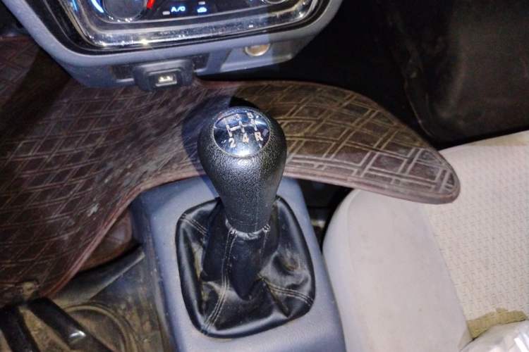 Used Jinbei Hiace X30 CNG 2021 1.5L Natural Gas Comfort-Class Passenger Vehicle SWCC15M