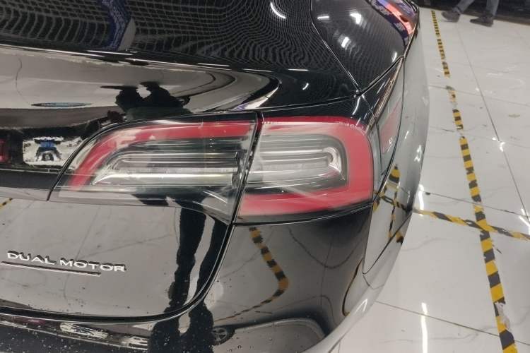 Used Tesla Model 3 2019 Long-Range All-Wheel-Drive Version