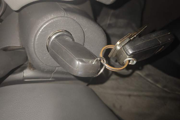 Used Chevrolet Cruze 2013 1.6L SL MT Vehicle Key