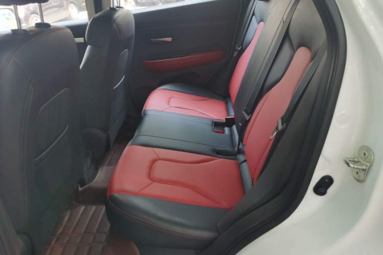 Used Haval H2s 2018 Blue Label 1.5T Dual-Clutch Luxury Model Left Rear Seat