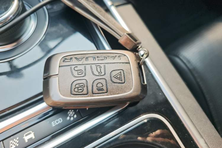 Used Jaguar XE 2017 3.0 SC 340 PS S