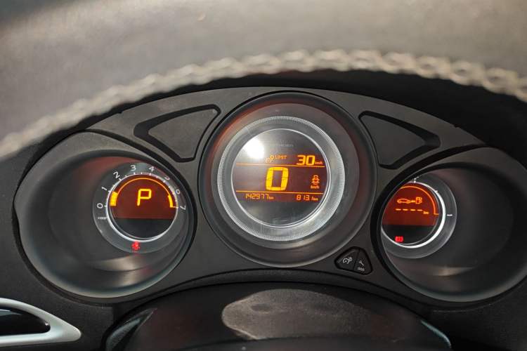Used Citroen C4L 2015 1.8L Automatic Luxury Edition Instrument Cluster