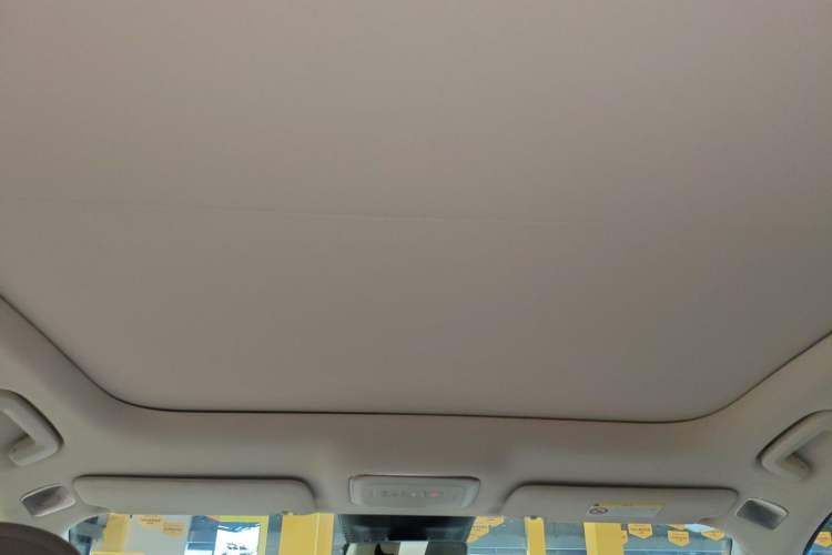 Used Zeekr 7X 2025 75 kWh Rear-Wheel Drive Intelligent Driving Version Headliner