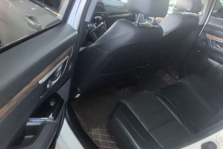 Used Honda CR-V 2017 240TURBO CVT Front-Wheel Drive Fashion Edition