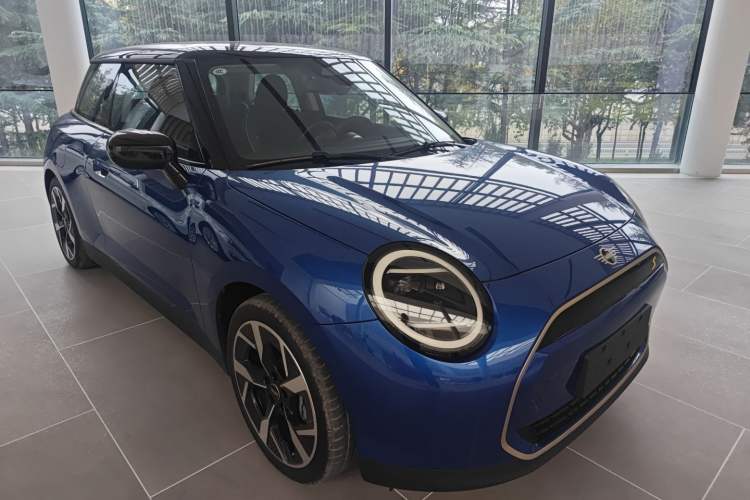 Used MINI Electric MINI COOPER 2024 452km COOPER SE Artist
