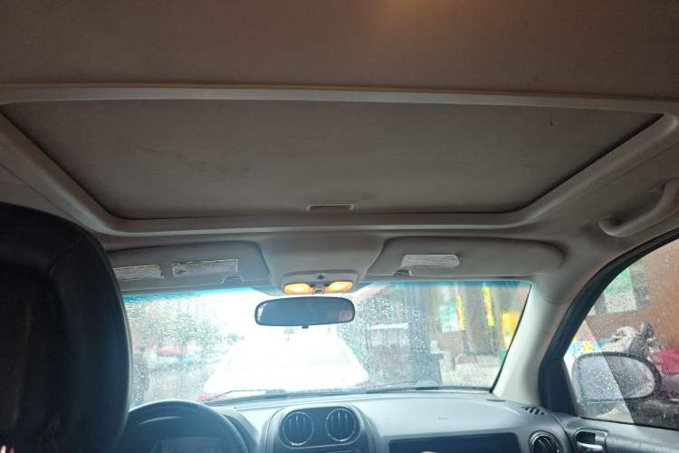 Used Jeep Compass 2011 2.4L four-wheel drive Comfort version