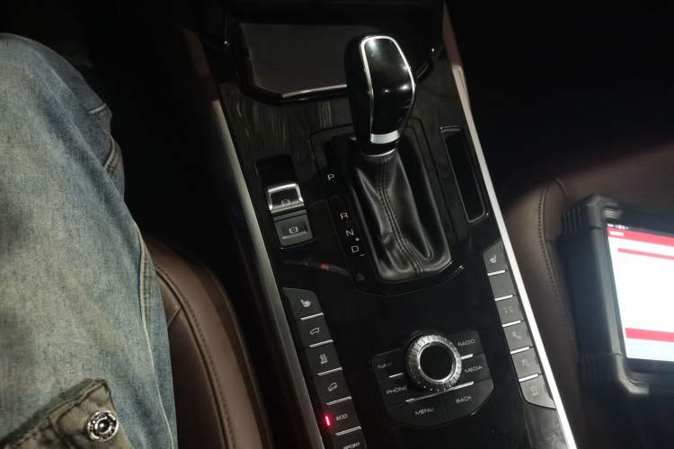 Used Wey VV7 2017 2.0T Flagship Model
