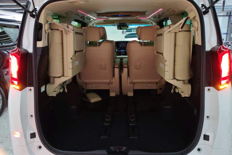 Used Toyota Vellfire 2019 Dual-Engine 2.5L HV Prestige Edition
