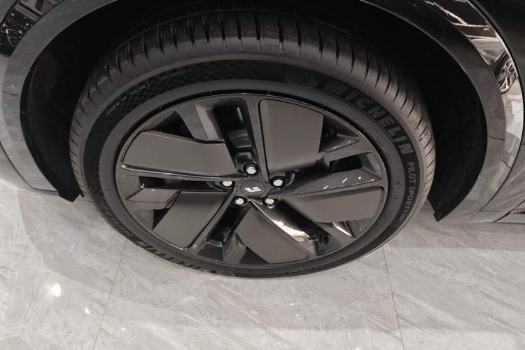 Used Li Auto L9 2025 Ultra Smart Refreshed Edition
