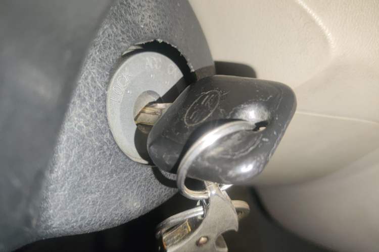 Used FAW Jiabao V80 2013 1.3L Business Comfort Model CA4GX13
