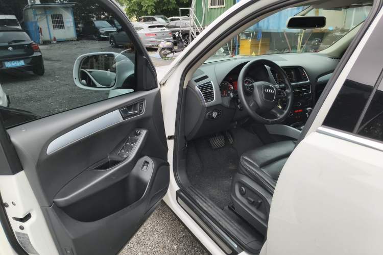 Used Audi Q5 2012 2.0TFSI Technology Model Driver Seat