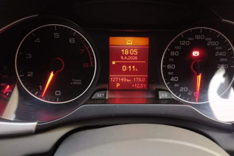 Used Audi A4L 2011 2.0 TFSI Comfort Model