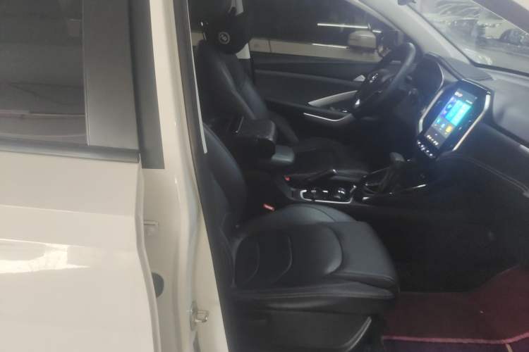 Used Baojun 530 2021 Global Car Anniversary Edition 1.5T CVT Luxury Model 7 Seats