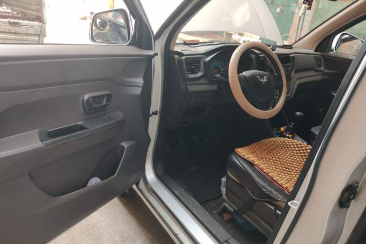 Used Wuling Hongguang V 2021 1.5L Enjoyment Edition LAR